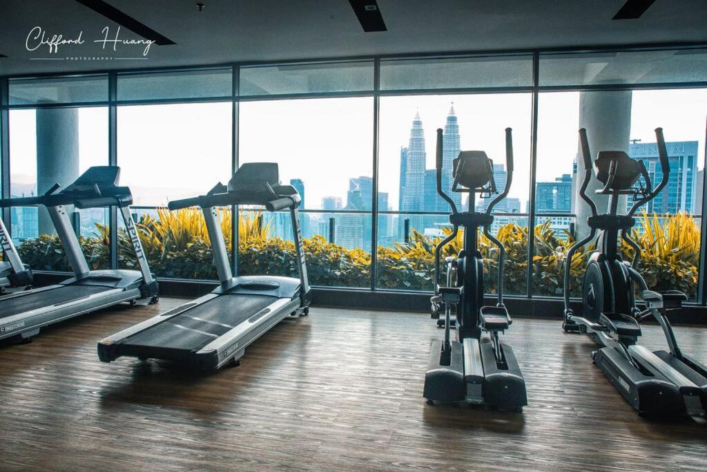 The Colony By Infinitum Best Pool View Klcc Trx Merdeka 118 Kl Tower Куала-Лумпур Экстерьер фото